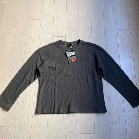 Derschutze “Blossom” Waffle Longsleeve – Anthracite - Picture 3 of 5